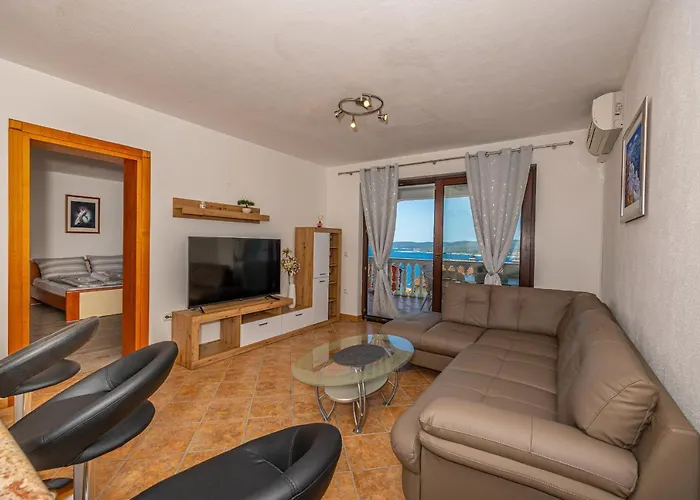 Apartments Lacic 2