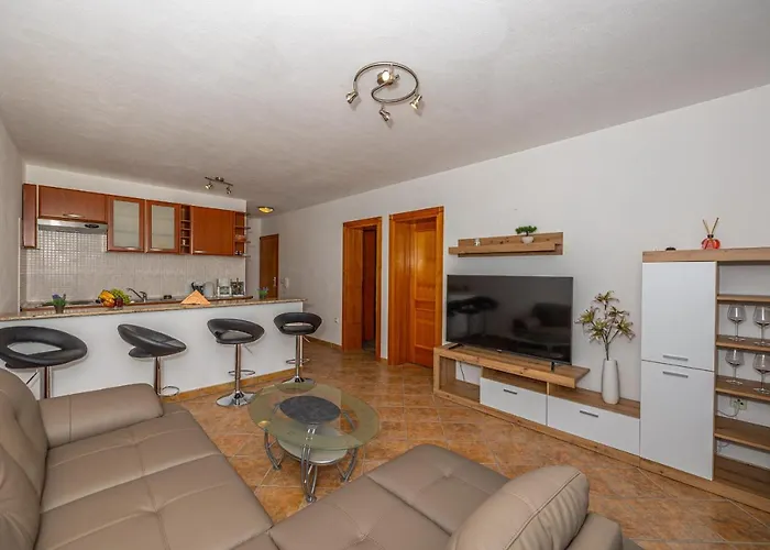 Apartments Lacic 2