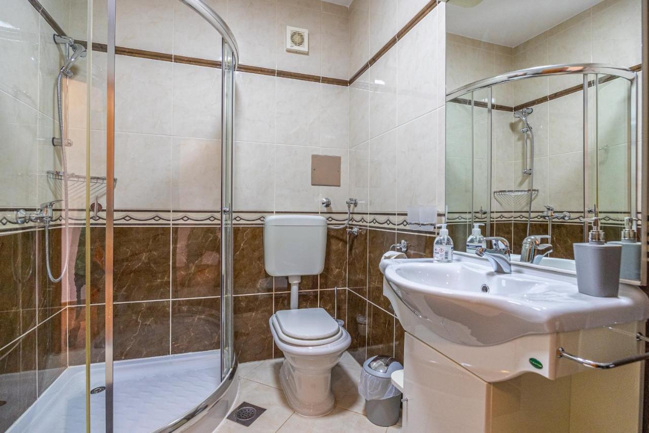 Apartment Lacic 2 *