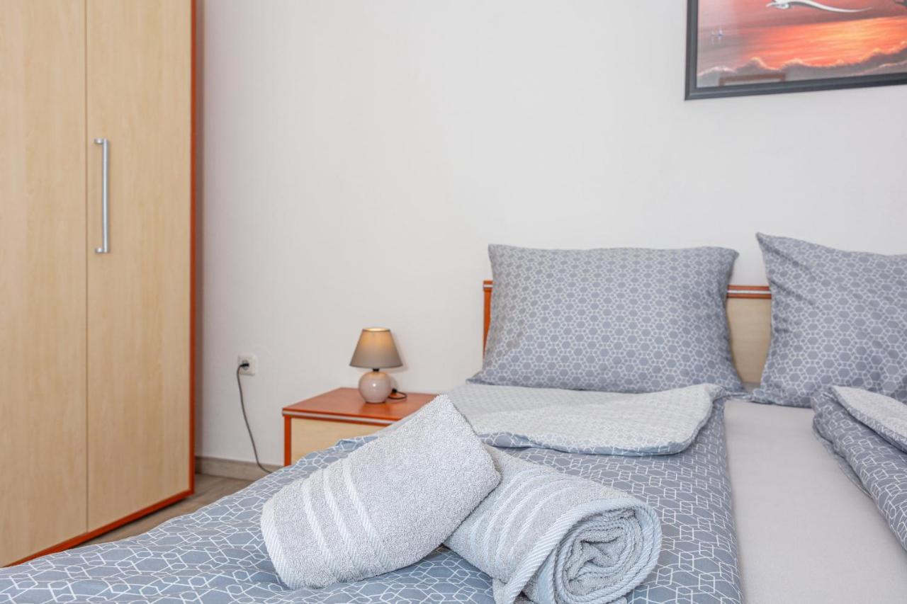 Apartment Lacic 2 *